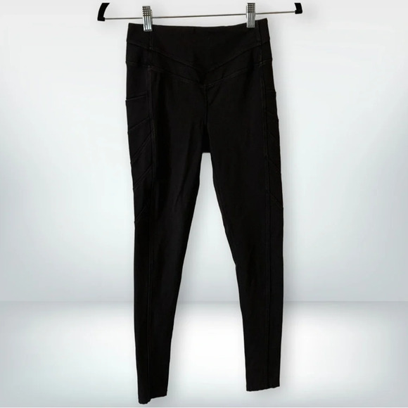 Free People Movement High-Rise Moto Leggings in Black, size XS - Picture 1 of 9